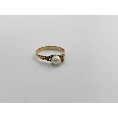 420 - Three rings, set with garnets, pearl and pastes, one stamped 9ct, total weight 8g, AF