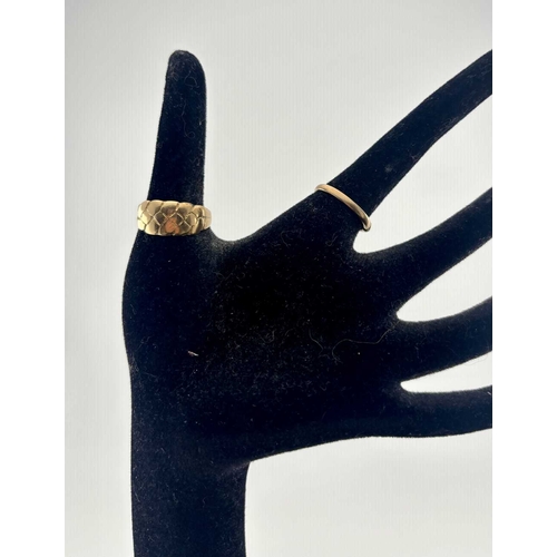 425 - Two rings, to include an early 20th century 18ct gold ring, ring size V, 5.7g, together with a 9ct b... 