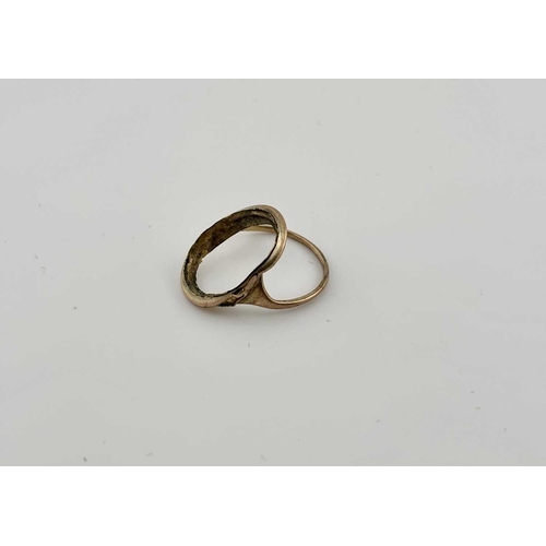 433 - Four gold-coloured rings, two with hallmarks, one stamped 9c, total weight 10.5g (4)