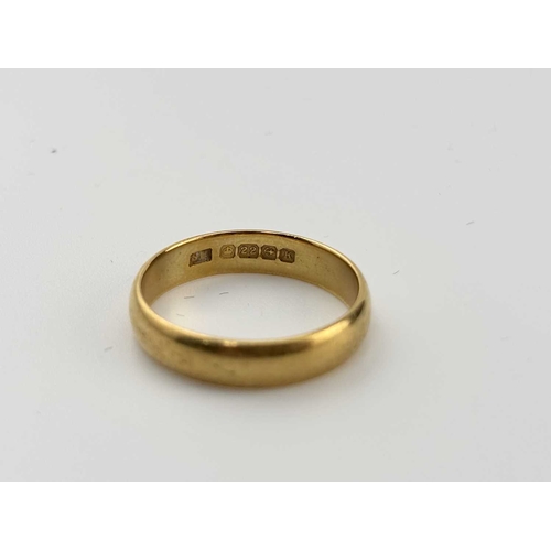 436 - A 22ct gold band ring, 4.5grams (1)