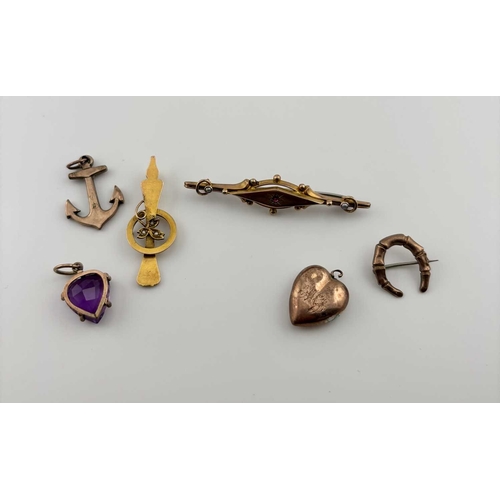 443 - A selection of mainly late 19th to early 20th century gold jewellery, to include an early 20th centu... 