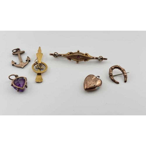 443 - A selection of mainly late 19th to early 20th century gold jewellery, to include an early 20th centu... 