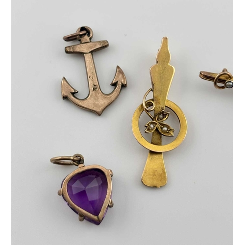 443 - A selection of mainly late 19th to early 20th century gold jewellery, to include an early 20th centu... 