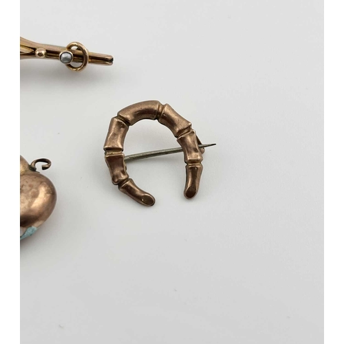 443 - A selection of mainly late 19th to early 20th century gold jewellery, to include an early 20th centu... 