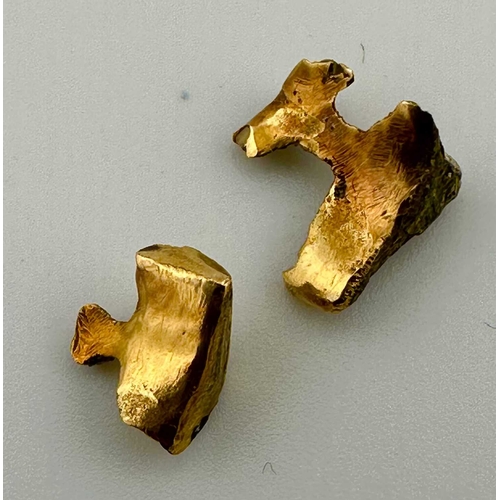 444 - A selection of mostly 9ct gold jewellery, to include and early 20th century 9ct gold signet ring, a ... 