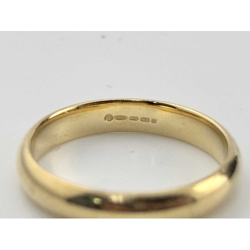 445 - An 18ct gold band ring, weight 5.5g (1)