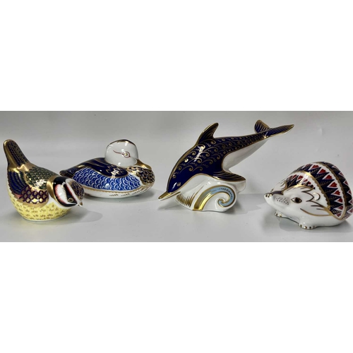 77 - A collection of Crown Derby Imari paperweights, to include: a 'Duck' a 'Hedgehog', a 'Blue Tit' LIX,... 