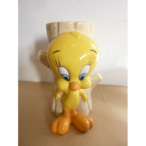 40 - A Warner Brothers 'Disney' Tweetie Pie jug/vase