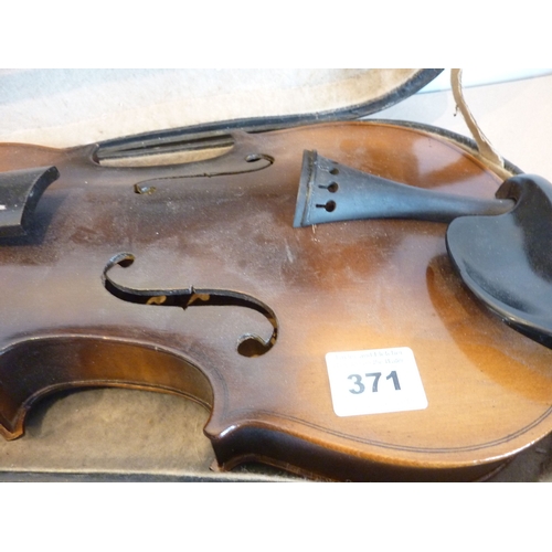 371 - An old violin and case