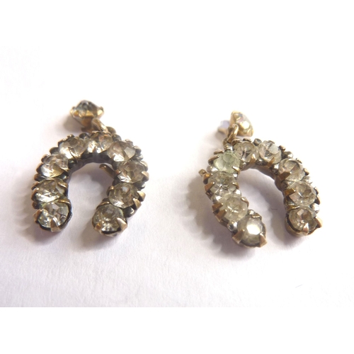 122 - Four pairs of 9-carat gold earrings