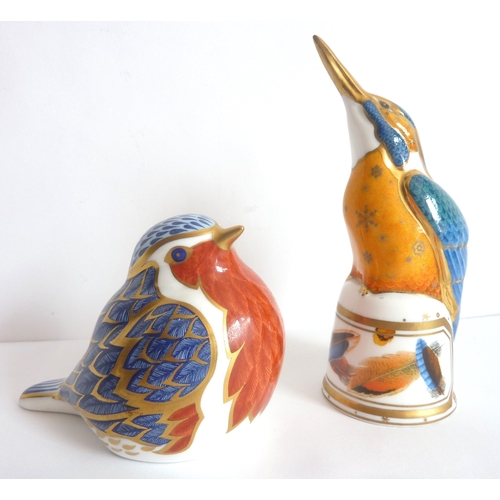 2 - A Royal Crown Derby paperweight modelled as a robin ('silver' button), together with a fine gilded a... 