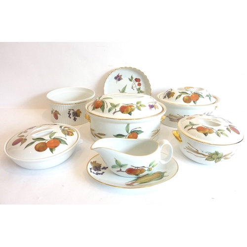 4 - A selection of Royal Worcester Evesham Ware