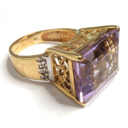 288 - A fine, large amethyst 9-carat gold dress ring; ring size Q (total weight approx.8.74g) (The cost of... 