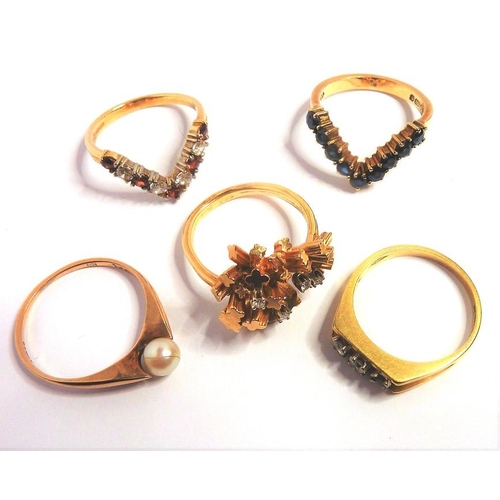 291 - Five gem-set rings; two 9-carat V-shaped keeper rings, a diamond and 18-carat yellow-gold ring, a 14... 