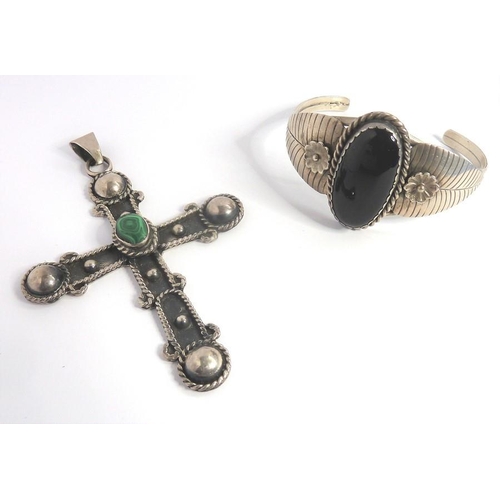 319 - A small collection of Victorian and later silver jewellery including a large Latin cross with applie... 