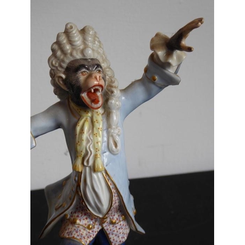 43 - Four hand-decorated 19th century Meissen porcelain monkey band figures (damaged and reparations) (ta... 