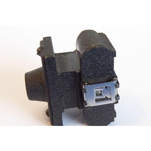 564 - A mid-20th century miniature spy camera (4.5cm wide x 3cm high)