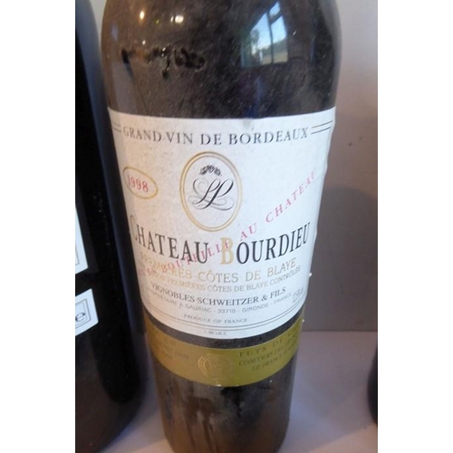 611 - A mixed lot of five bottles and one magnum: 2 x Chateau Guionne 2001 – Cotes de Bourg; Chateau Burdi... 