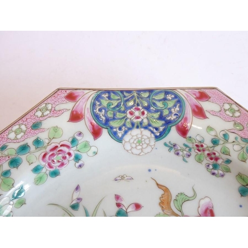 70 - An 18th century Chinese export ware octagonal porcelain dish finely decorated in the famille rose pa... 