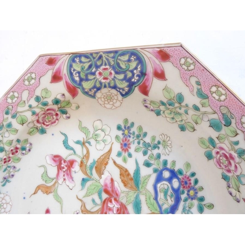 70 - An 18th century Chinese export ware octagonal porcelain dish finely decorated in the famille rose pa... 