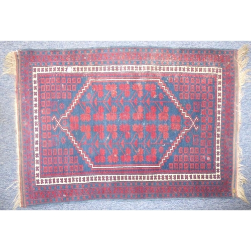 771 - A small early 20th century Turkish Yagebidir rug (119cm x 84cm)