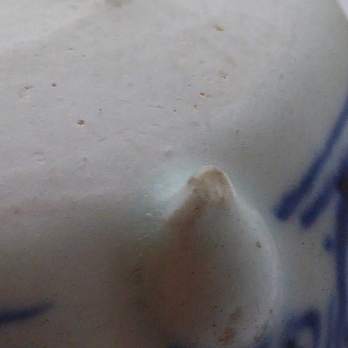 94 - A Yuan Dynasty blue and white Chinese three-footed porcelain censer decorated with three phoenix (on... 