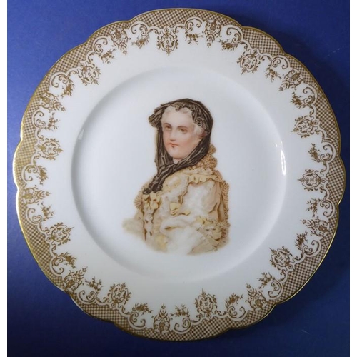 16 - Four similarly sized collector's plates: the largest being a 19th century Majolica example (23.4cm i... 