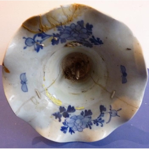 23 - A late 19th century Japanese blue and white vase now as a lamp (damages, reparations and re-gluing e... 