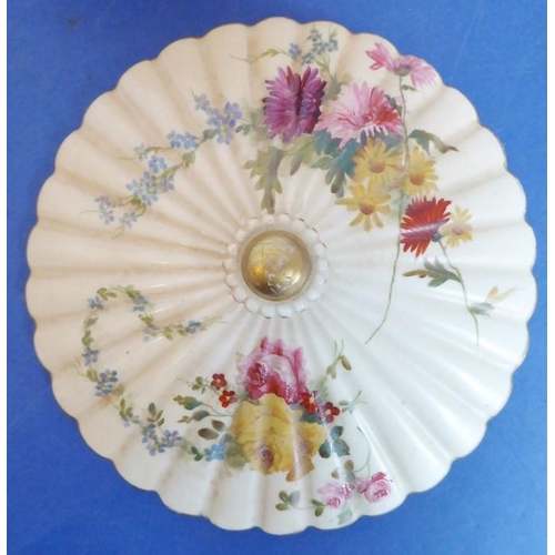 24 - A good selection of fine quality ornamental ceramics and bijouterie; to include ceramic boxes and an... 