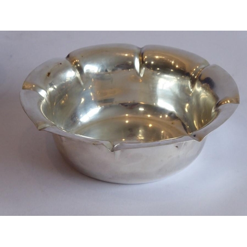 195 - A fine set of six hallmarked silver bowls; crimped edges, retailer's mark of 'Arnold & Lewis, Manche... 