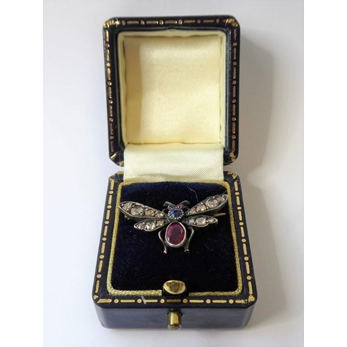 225 - A mid-Victorian gem-set bee/insect brooch, the four outstretched wings set with rose-cut diamonds, r... 