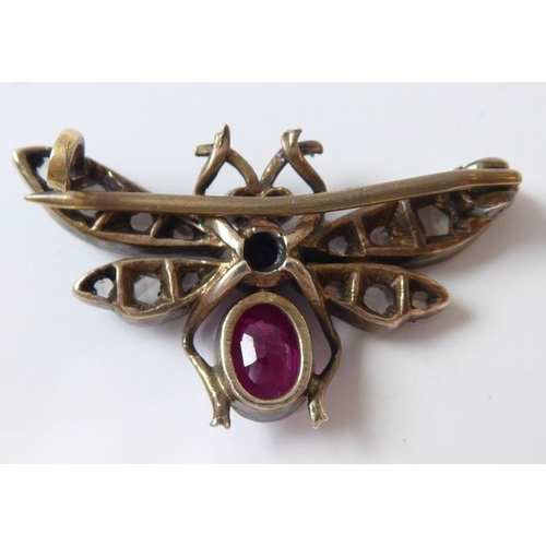 225 - A mid-Victorian gem-set bee/insect brooch, the four outstretched wings set with rose-cut diamonds, r... 