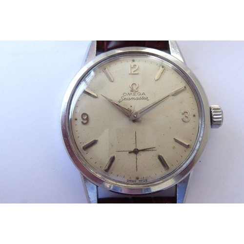 292 - A gentleman's Omega Seamaster steel-cased wristwatch; the signed dial with baton markers and Arabic ... 