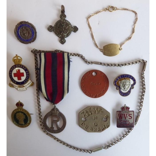 312 - The Royal Red Cross and Mons Star medal group awarded to Beatrice Jane Tanner (1879-1966) of the Que... 