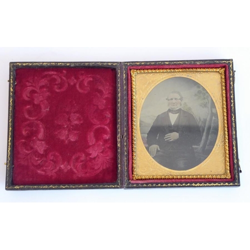 357 - An interesting and varied collection of 19th century photographs (Ambrotypes/Daguerreotypes) to incl... 