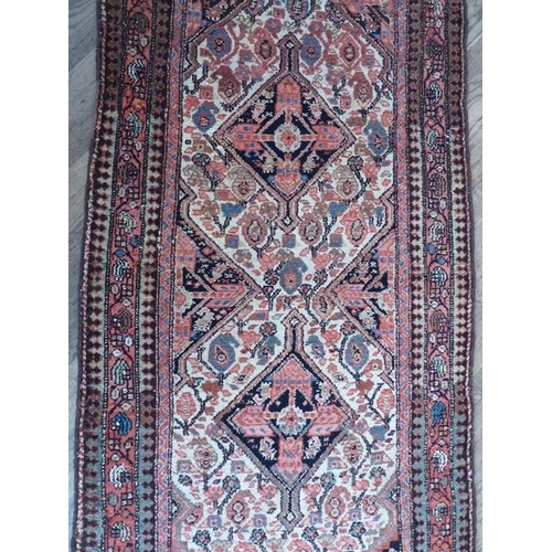 727 - A Hamadan rug; early 20th century, north-west Iran (220cm (7'3