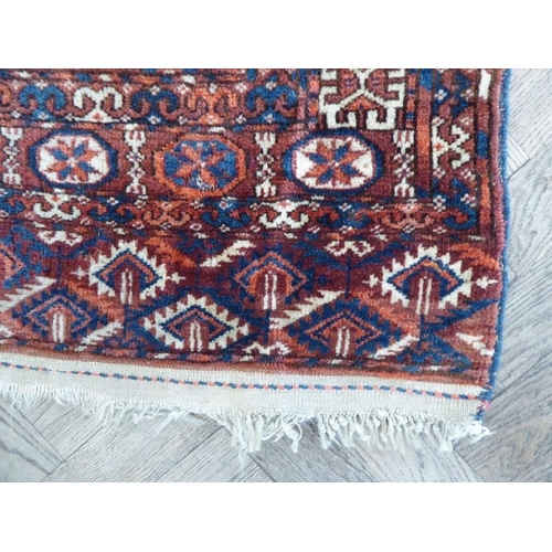 731 - A Tekke Turkmen rug; 19th century, Turkmenistan (164cm (5'3