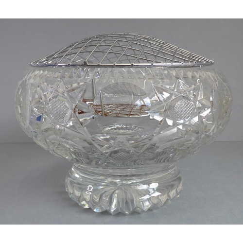 78 - A fine quality mid-20th century heavy hand-cut crystal rose bowl decorated with star and circular mo... 