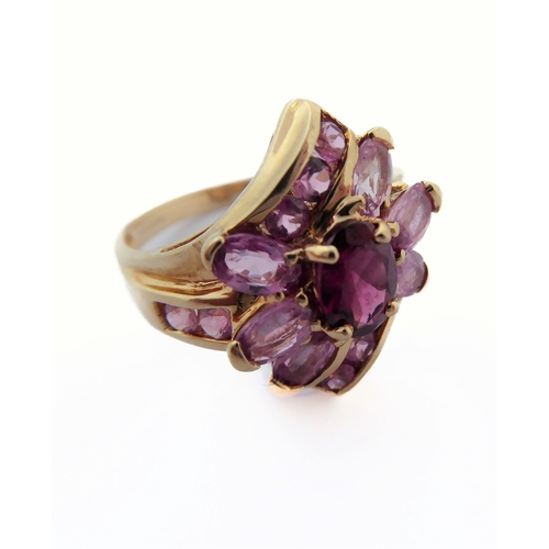 140 - A 9-carat gold pink stone cluster ring, ring size P