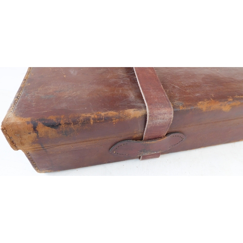 206 - A leather gun case with William Ford - 16 St Mary's Row label (32 1/4