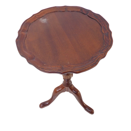 302 - Two reproduction mahogany wine tables on tripod bases, one with scallop edged top (29.5cm diameter x... 