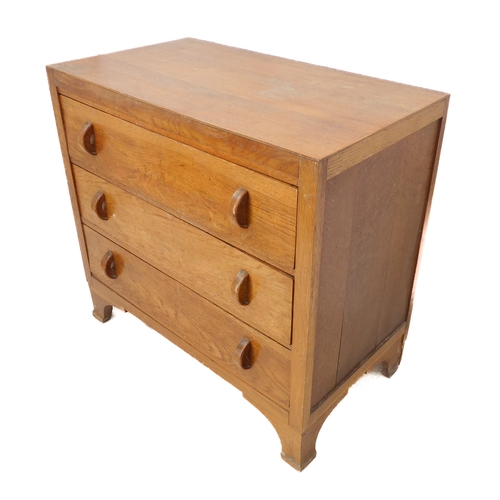 399 - Two similar Art Deco period light-oak three-drawer chests: with vertical Art Deco style handles and ... 