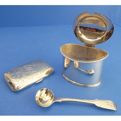 89 - An early 19th century hallmarked silver mustard of oval form and an unassociated hallmarked silver s... 