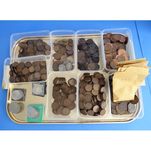 173 - A large selection of mostly low denomination English coinage (10.6 kilos) ranging from the 19th to t... 