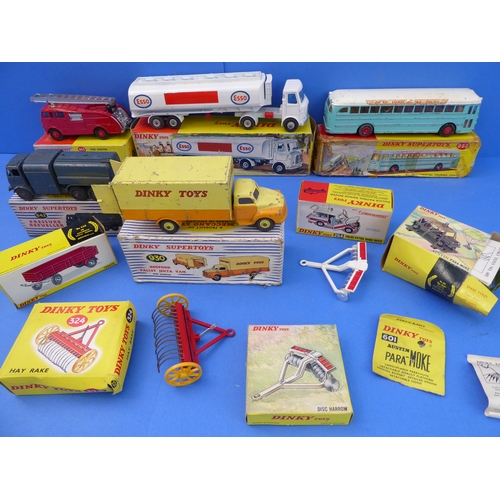 410 - Boxed Dinky Supertoys and Dinky Toys:
 Pressure Refueller - 642;
 Bedford Pallet Jekta Van - 930;
 F... 