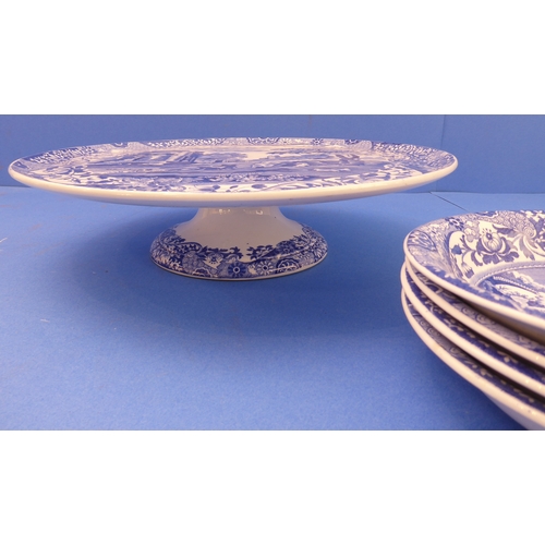 34 - A Copeland Spode's Italian pattern comport (31cm diameter), together with four matching bowls (19cm)... 