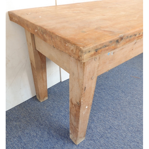 385A - A early 20th century pine farmhouse style kitchen table on square tapering legs (220cm wide x 77cm d... 