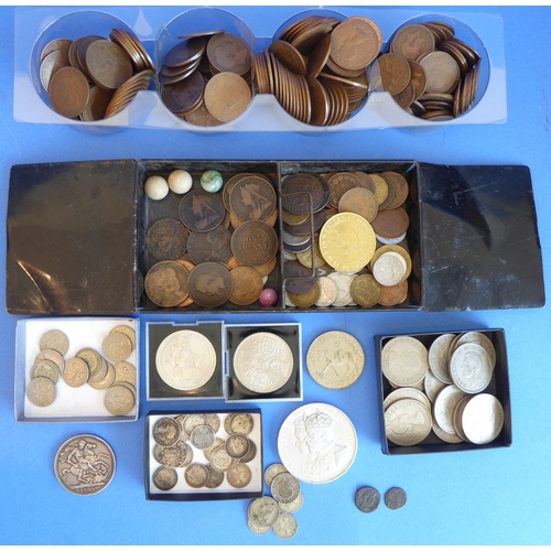 174 - A collection of mostly English coins and medallions to include:
pre-1920 silver comprising an 1899 c... 