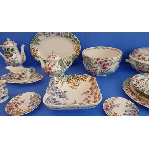 36 - A Gien 'Tamarin' 50-piece dinner service:
 8 x 29 cm plates;
 9 x 23 cm plates;
 9 x 16.5 cm plates;... 