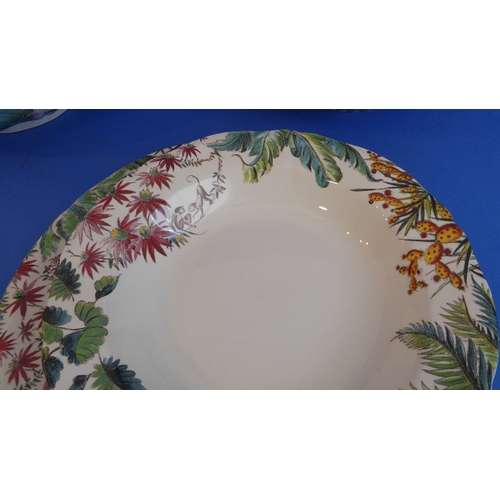 36 - A Gien 'Tamarin' 50-piece dinner service:
 8 x 29 cm plates;
 9 x 23 cm plates;
 9 x 16.5 cm plates;... 